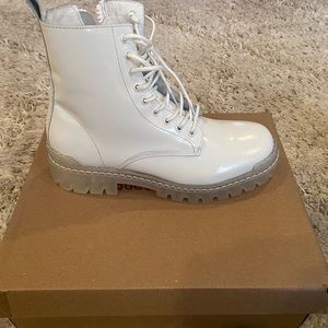 Steve Madden boot